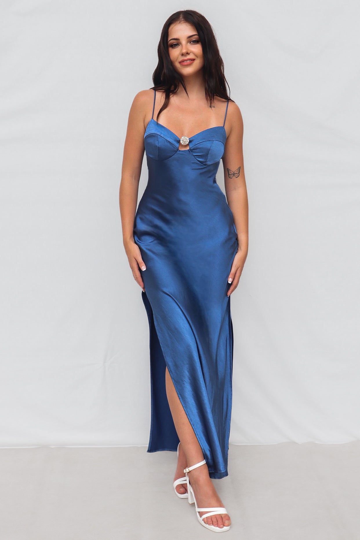 green emerald velvet dress Elegant Iconic Maxi Dress with Adjustable Straps – Amaroso Boutique main image 0