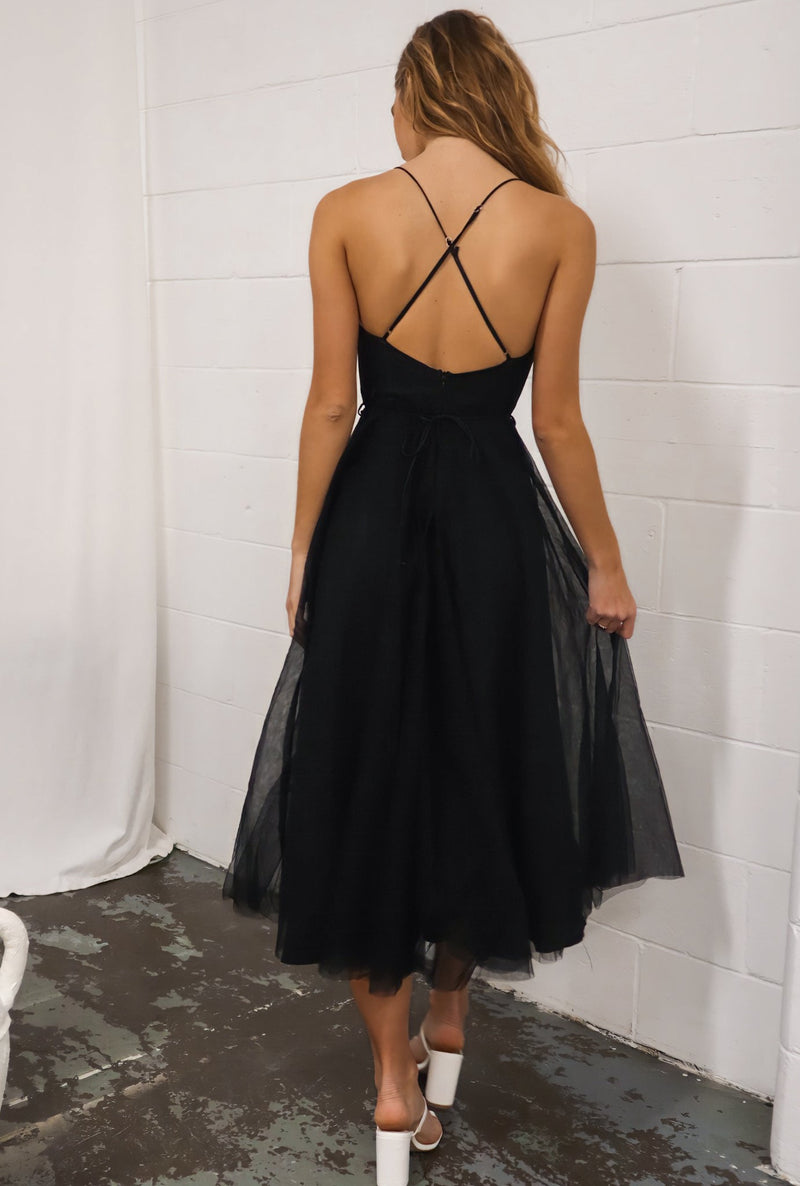 cindy tulle midi dress Feel like a literal princess in our best-selling 'Cindy Tulle Midi Dress in Black' Featuring a sweetheart neckline and a beautiful tulle skirt