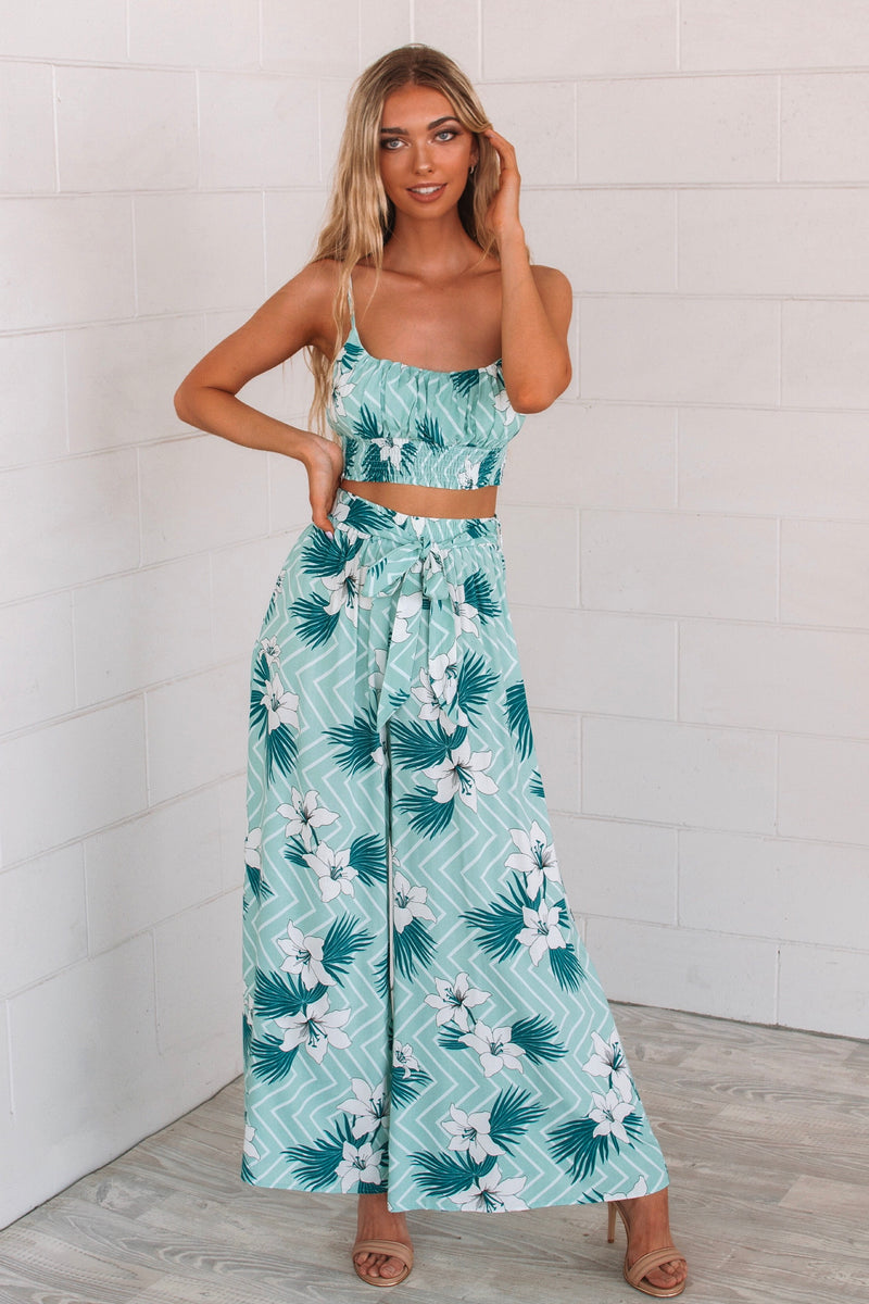 Getaway Green Crop Top Set - Runway Goddess