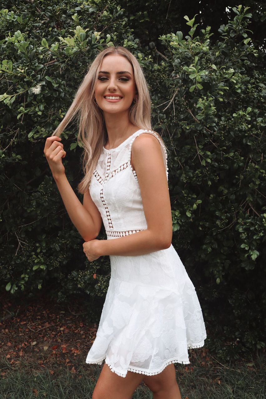 Lulu High Neck White Dress – Runway Goddess